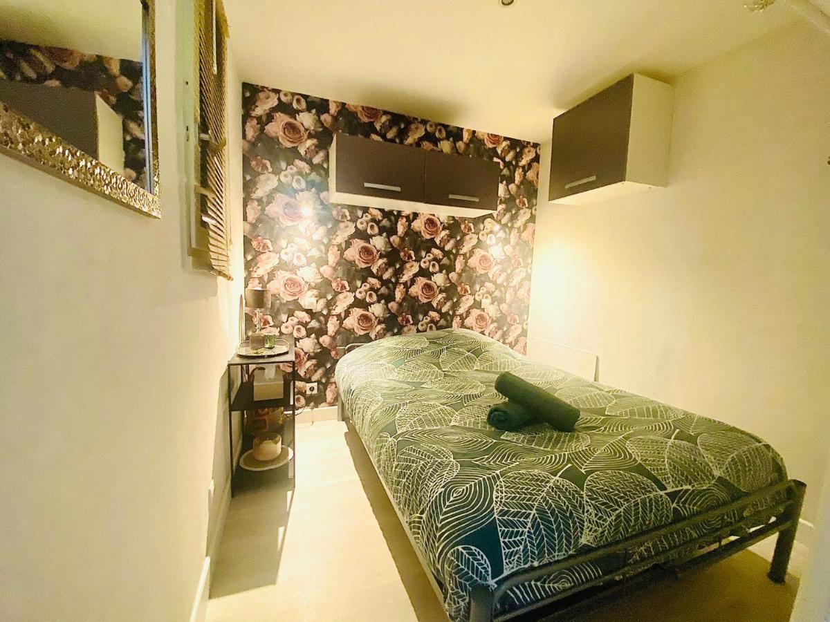 Appartement Proche Mer Avec Piscine Et Parking Fleury  Bagian luar foto