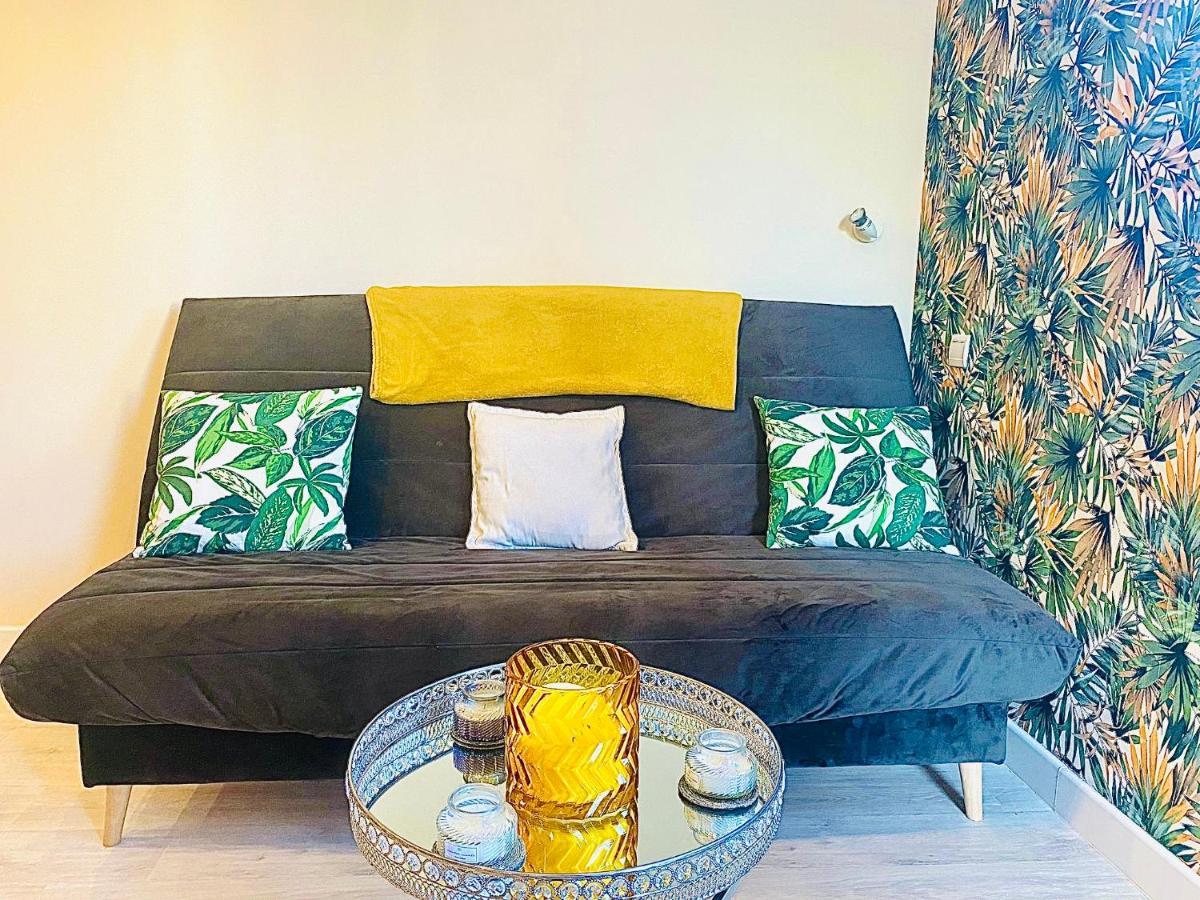 Appartement Proche Mer Avec Piscine Et Parking Fleury  Bagian luar foto