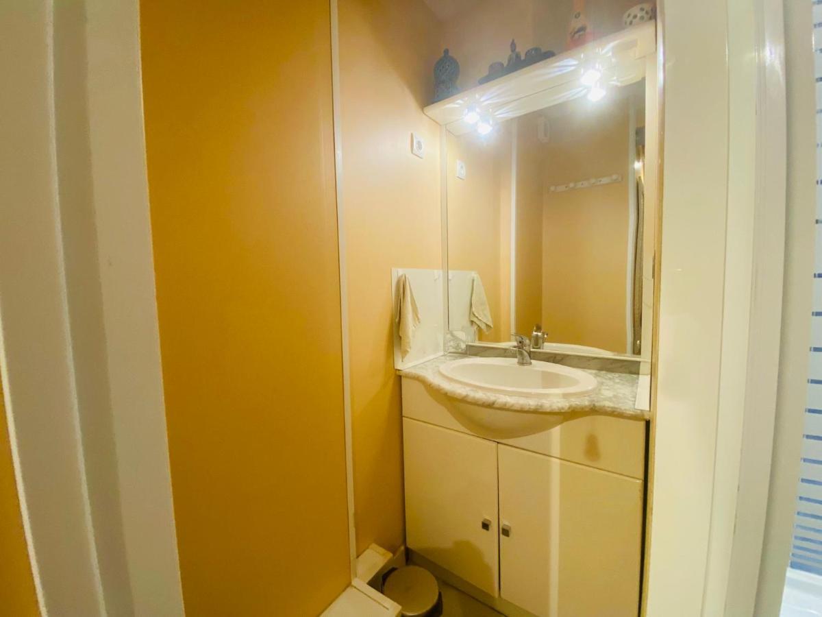 Appartement Proche Mer Avec Piscine Et Parking Fleury  Bagian luar foto