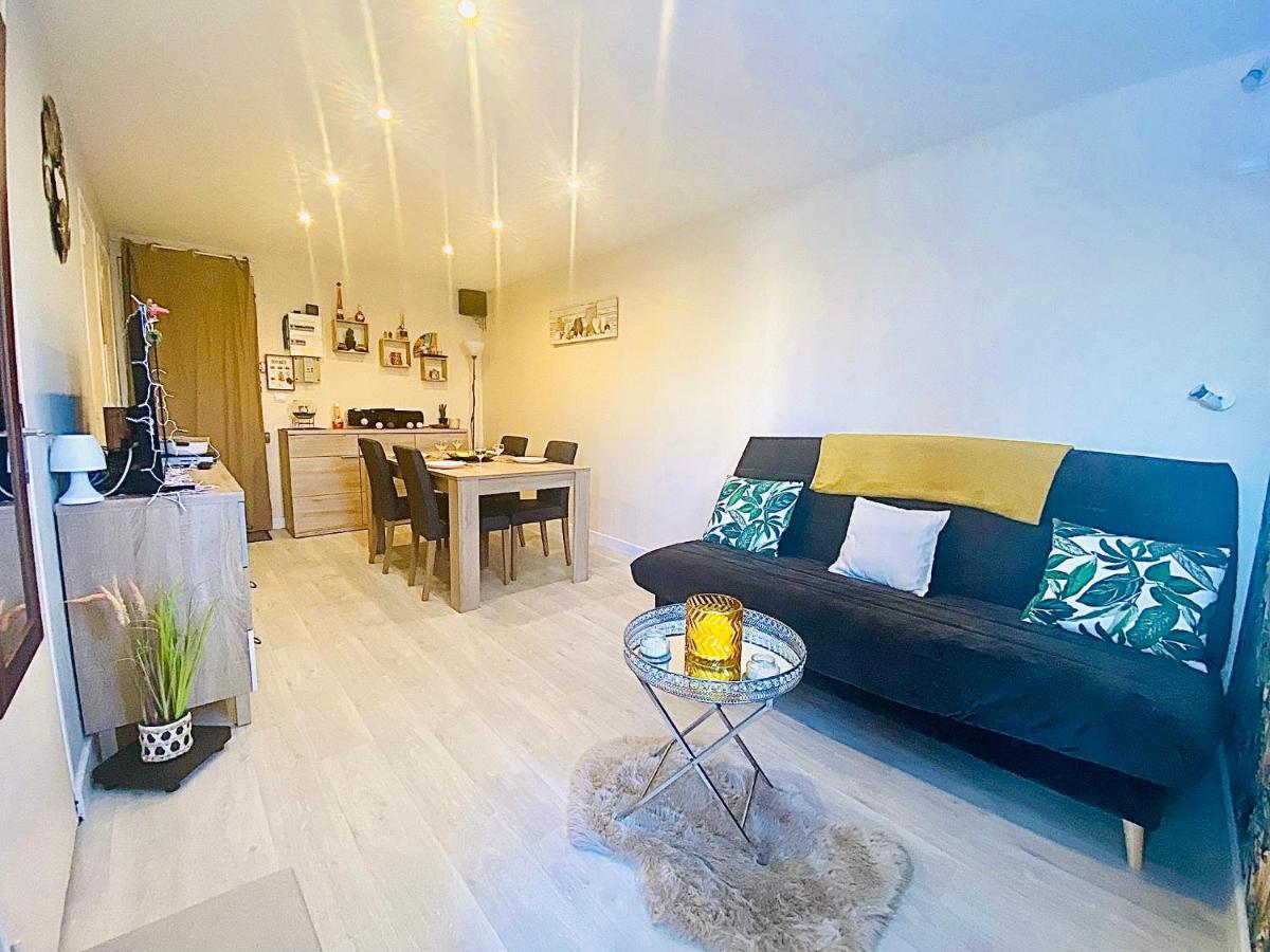 Appartement Proche Mer Avec Piscine Et Parking Fleury  Bagian luar foto